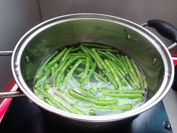 花生酱拌豇豆步骤2
