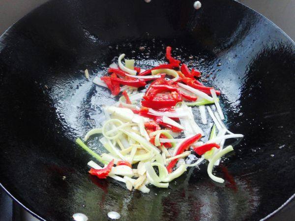 辣木炒牛肉步骤4
