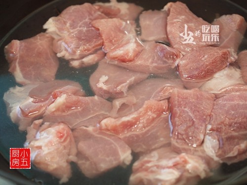 淮山马蹄猪肉汤步骤2