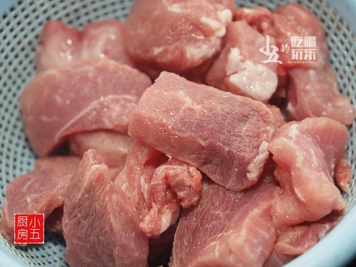 淮山马蹄猪肉汤步骤1