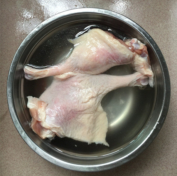 秘制酱烤鸭腿步骤2