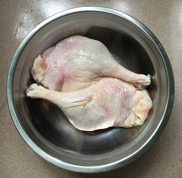 秘制酱烤鸭腿步骤3