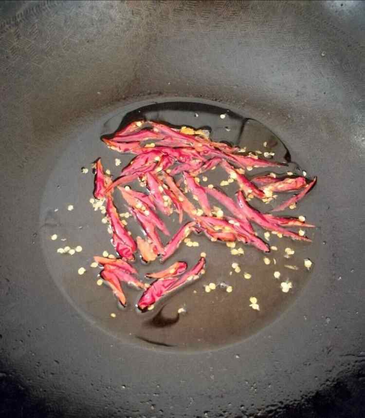 香辣干煸包菜步骤3