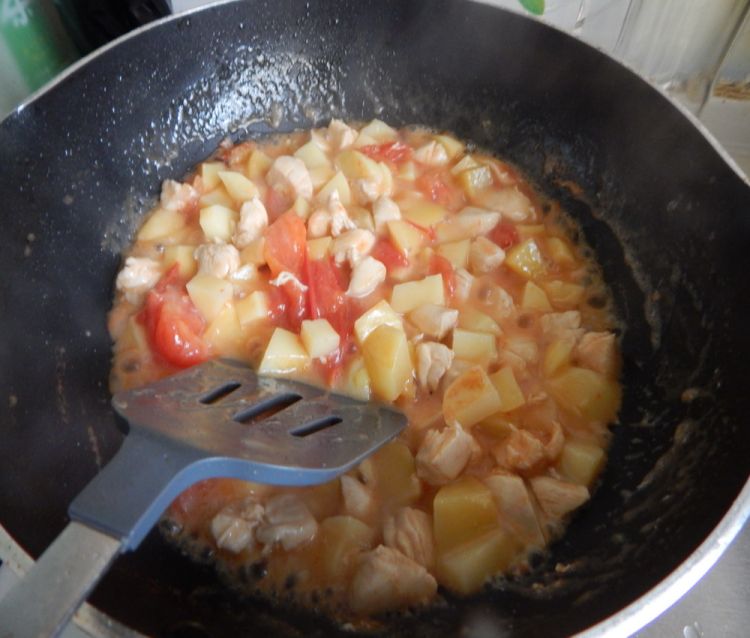 番茄土豆营烧鸡丁步骤14