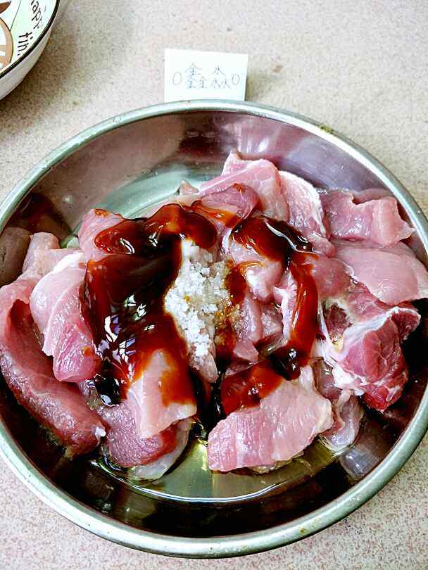 蜜酱红烧肉步骤2