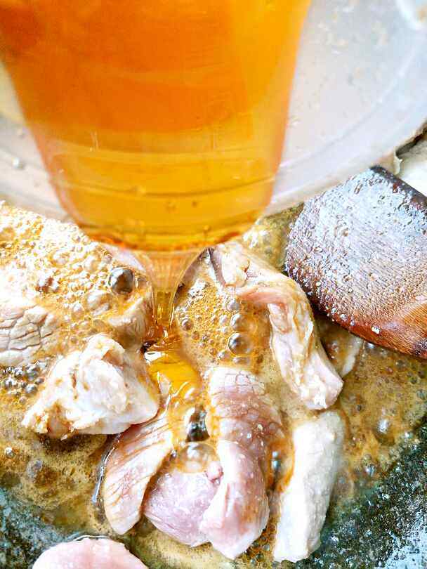 蜜酱红烧肉步骤5