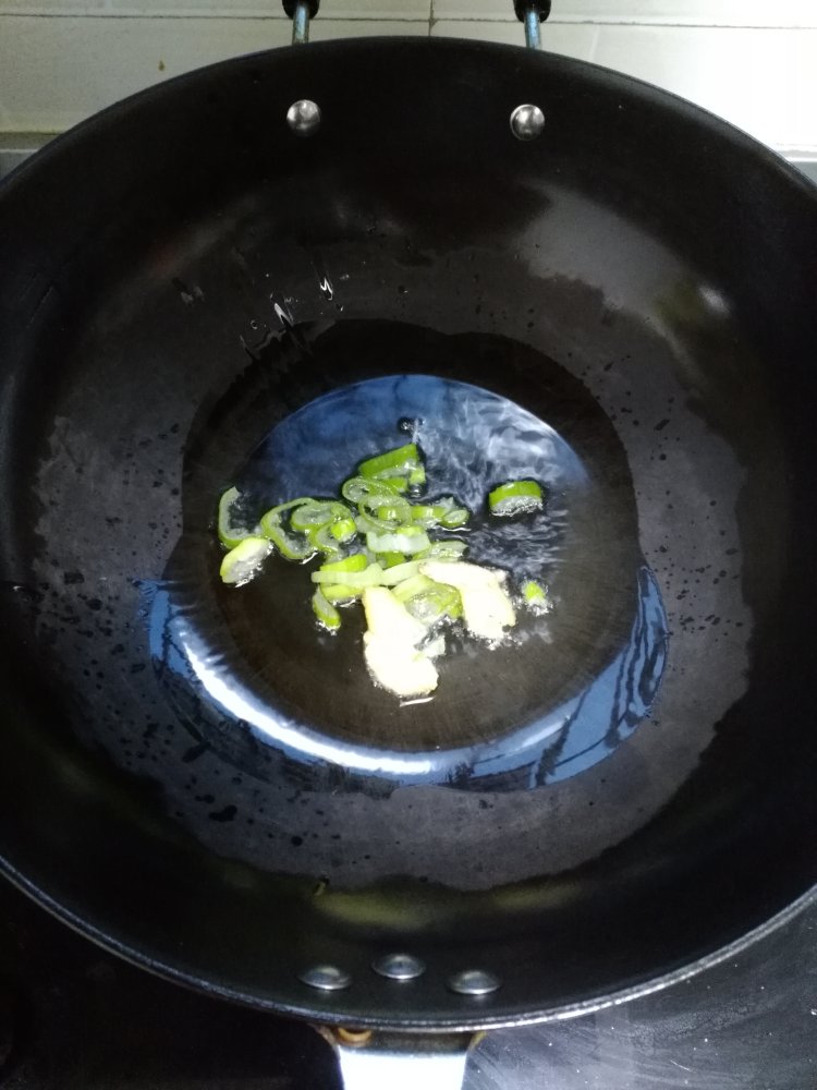 韭菜烧鱼步骤4