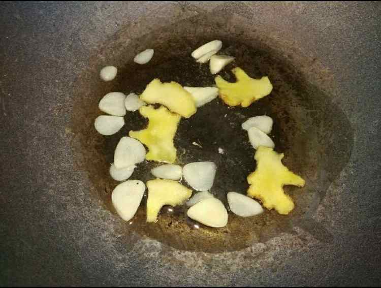 鸡胗炒酸豆角步骤4