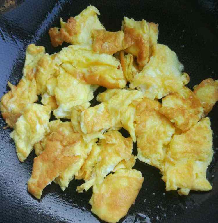 青菜鸡蛋炒粉条步骤5