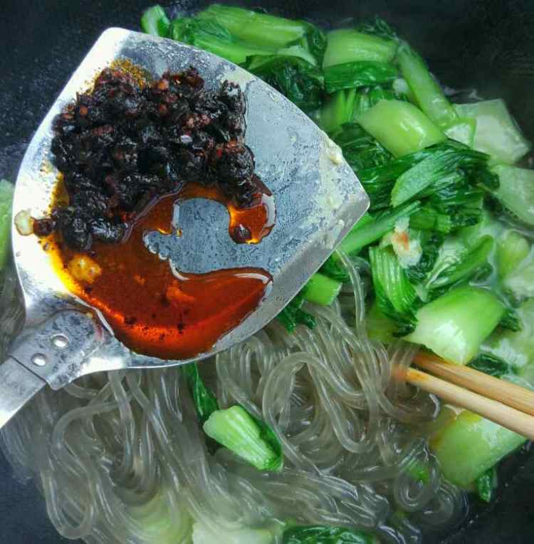 青菜鸡蛋炒粉条步骤8