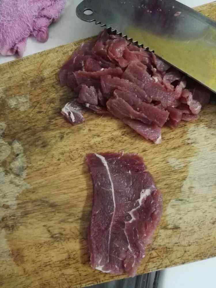丝瓜牛肉片步骤1