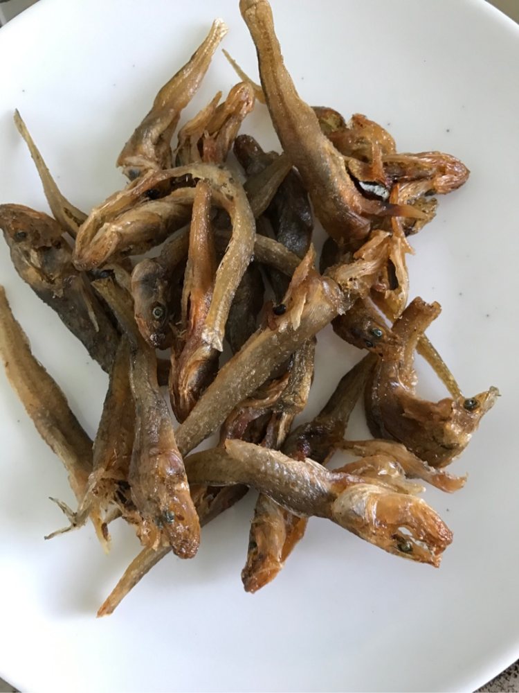 空心菜炒小鱼干步骤2