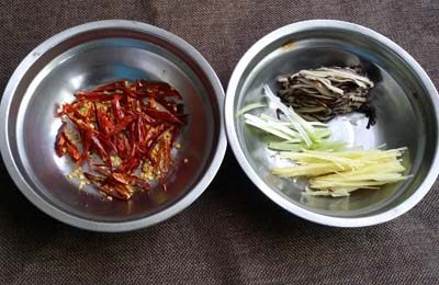 炝包菜丝步骤2