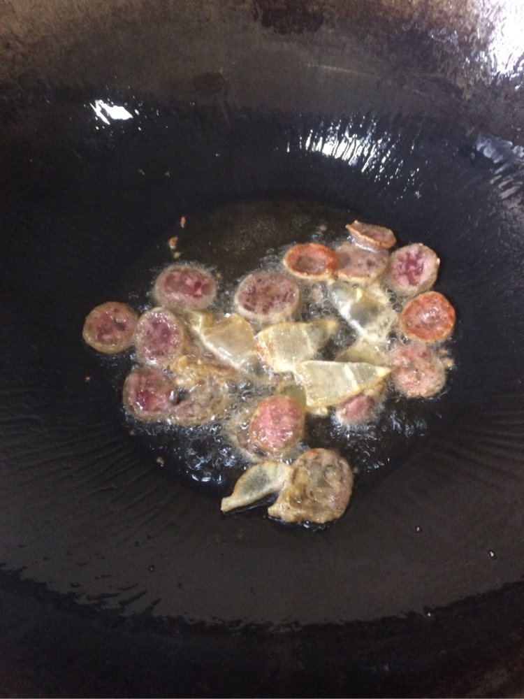 腊肠炒包菜步骤4
