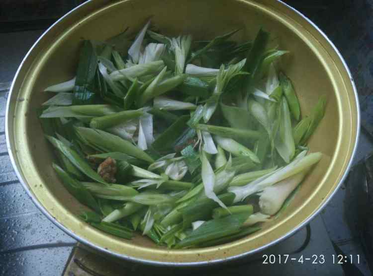 过油肉炒蒜苗步骤5