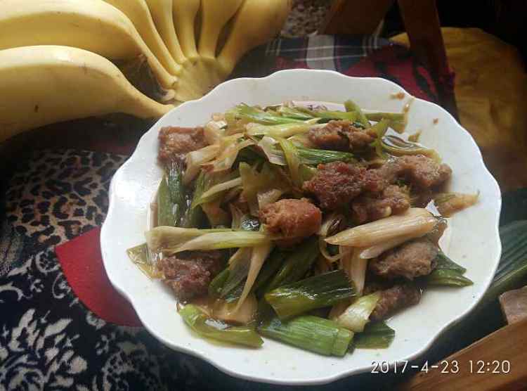 过油肉炒蒜苗步骤8