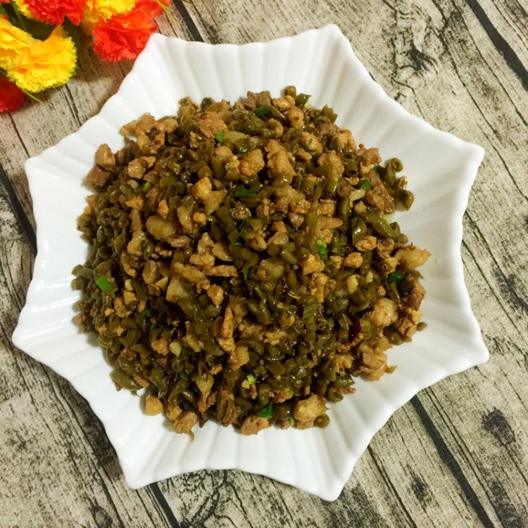 酸豆角炒肉丁步骤10