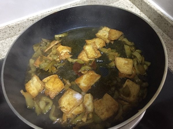 榨菜炒煎豆腐步骤7