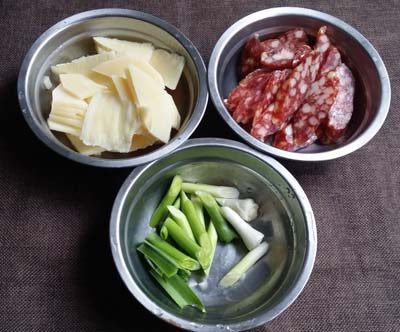 春笋炒腊肠步骤2