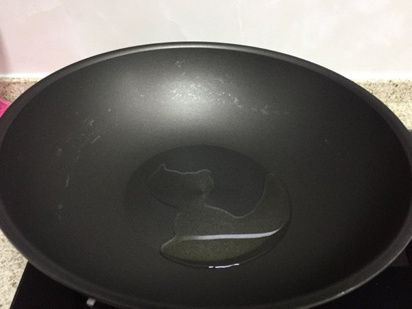 洋葱炒羊排步骤2