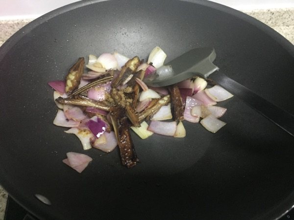 洋葱炒羊排步骤9