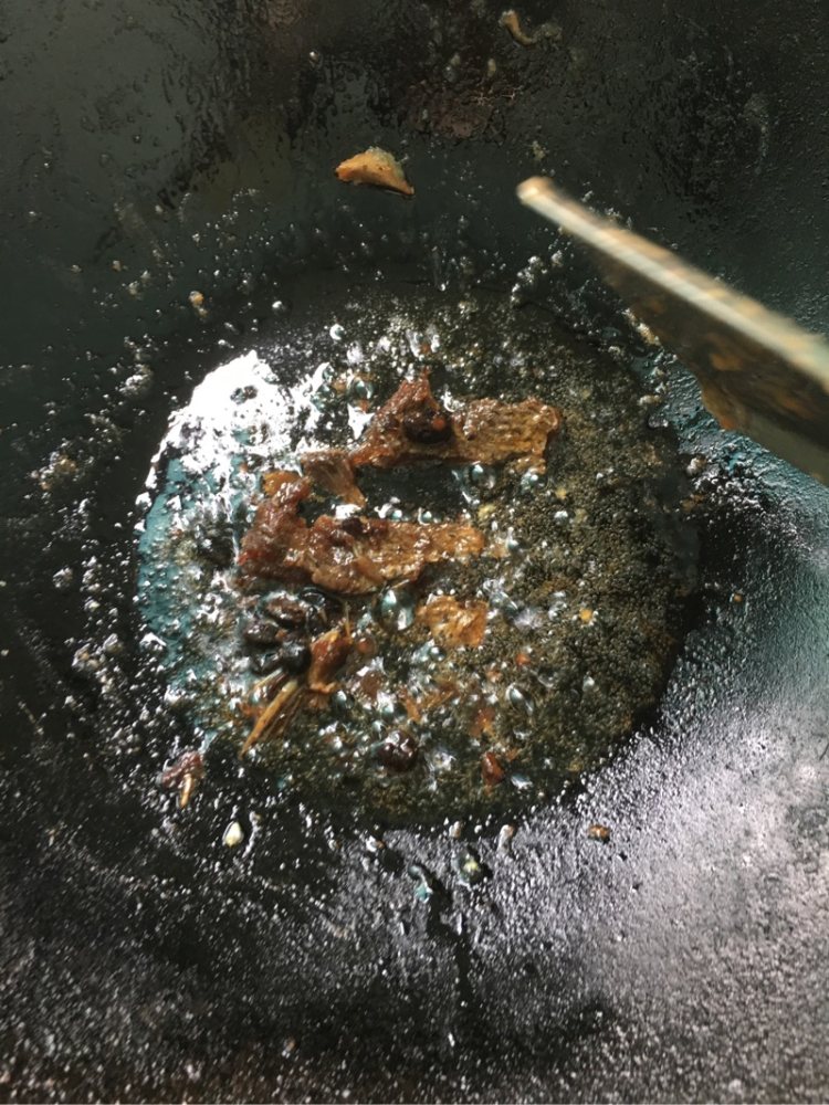 豆豉鲮鱼炒芥蓝粒步骤3