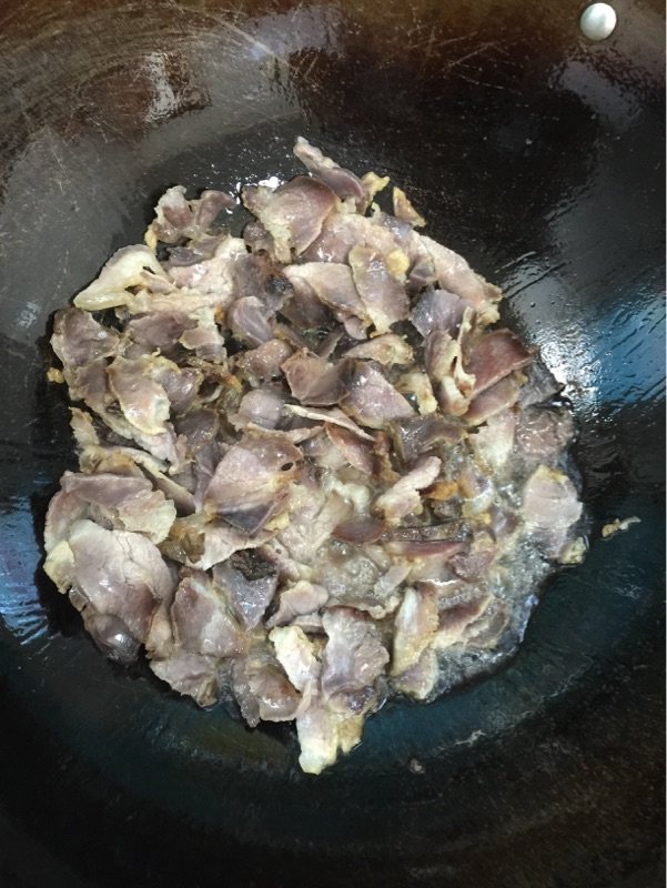 爆炒腊瘦肉步骤4