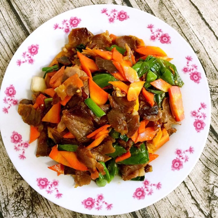 爆炒腊瘦肉步骤13
