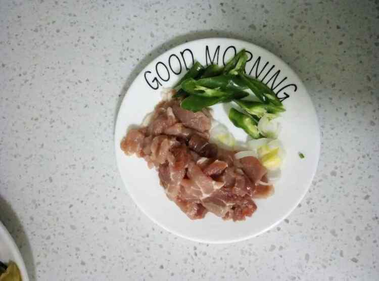 土豆干炒肉步骤2