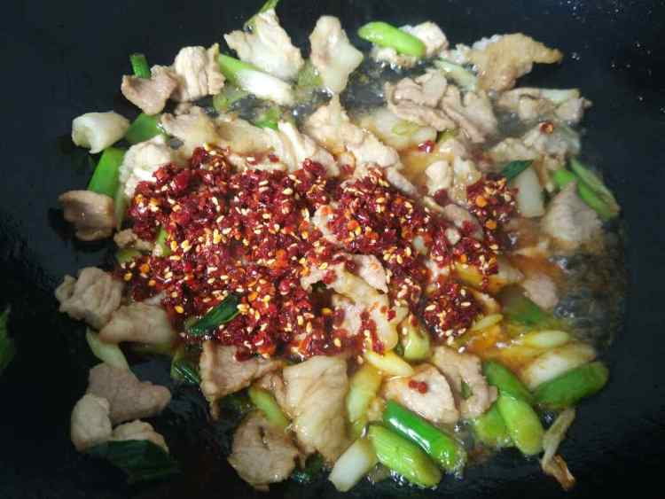 青蒜炒肉步骤6