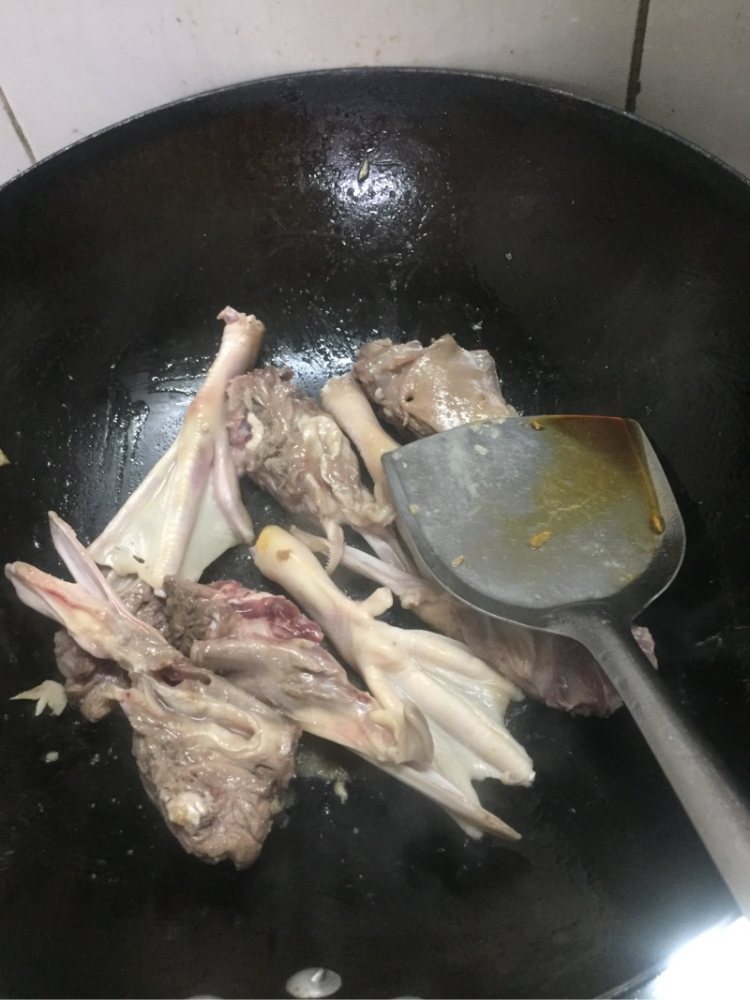 酱焖鸭头鸭掌步骤6