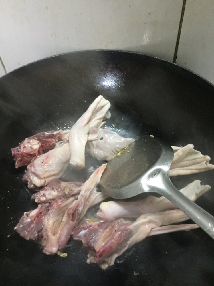 酱焖鸭头鸭掌步骤5