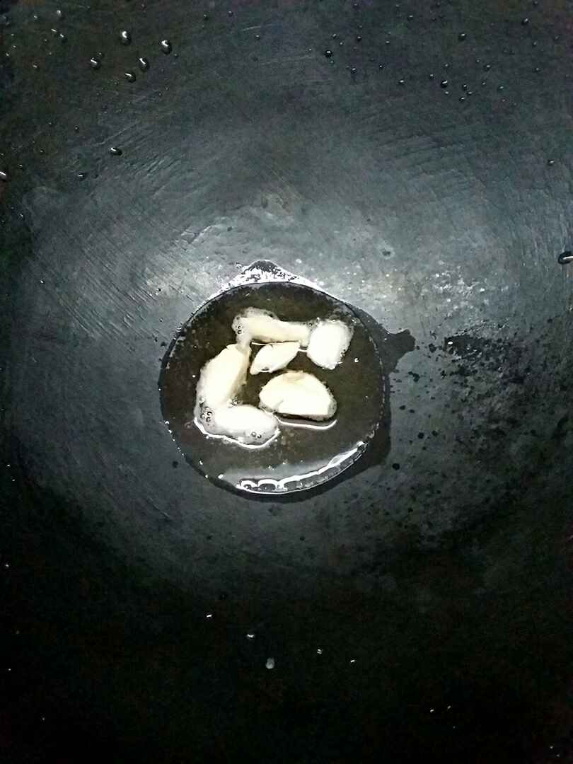 西芹炒腊肠步骤3