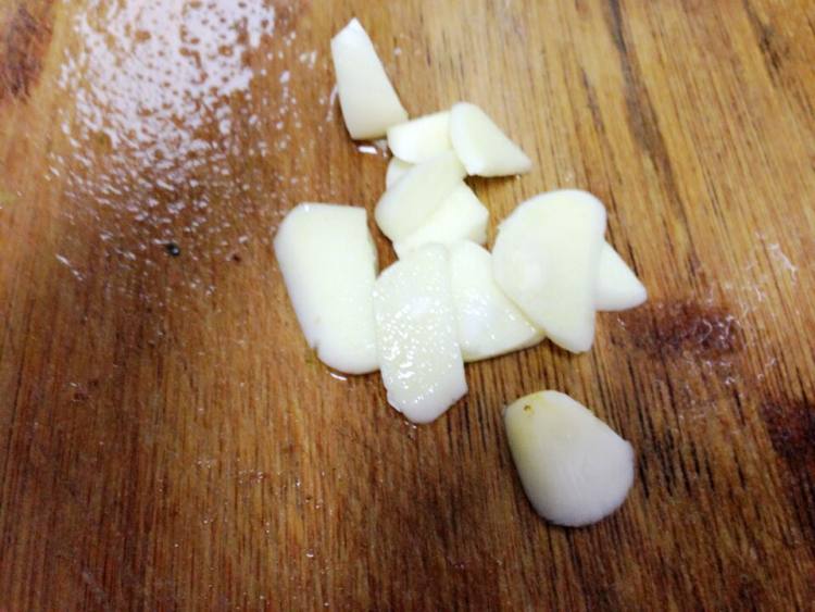 蒜炒油麦菜步骤3