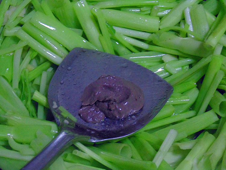 虾酱爆炒通菜梗步骤5
