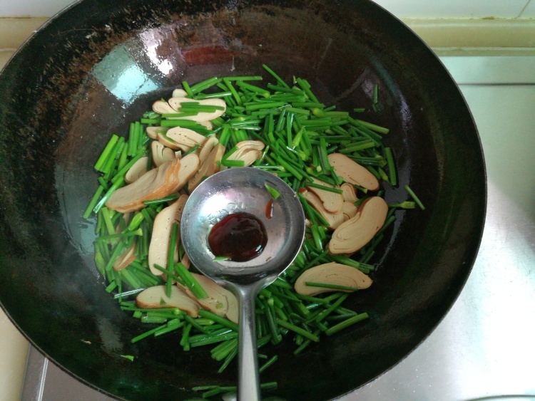 韭苔豆干鸭肉步骤5
