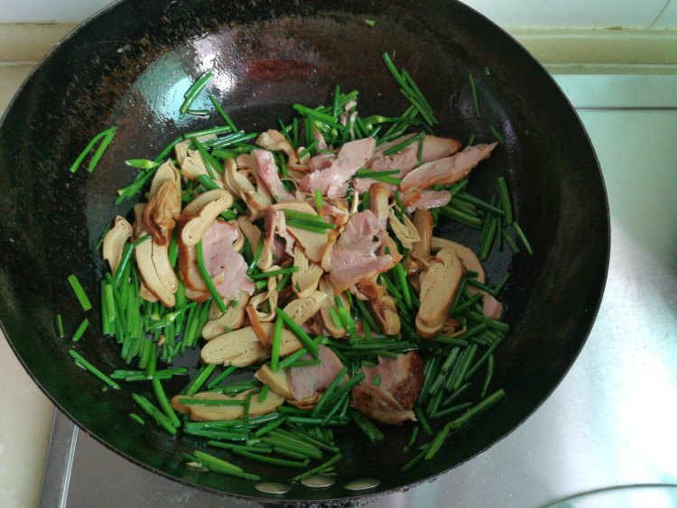 韭苔豆干鸭肉步骤8