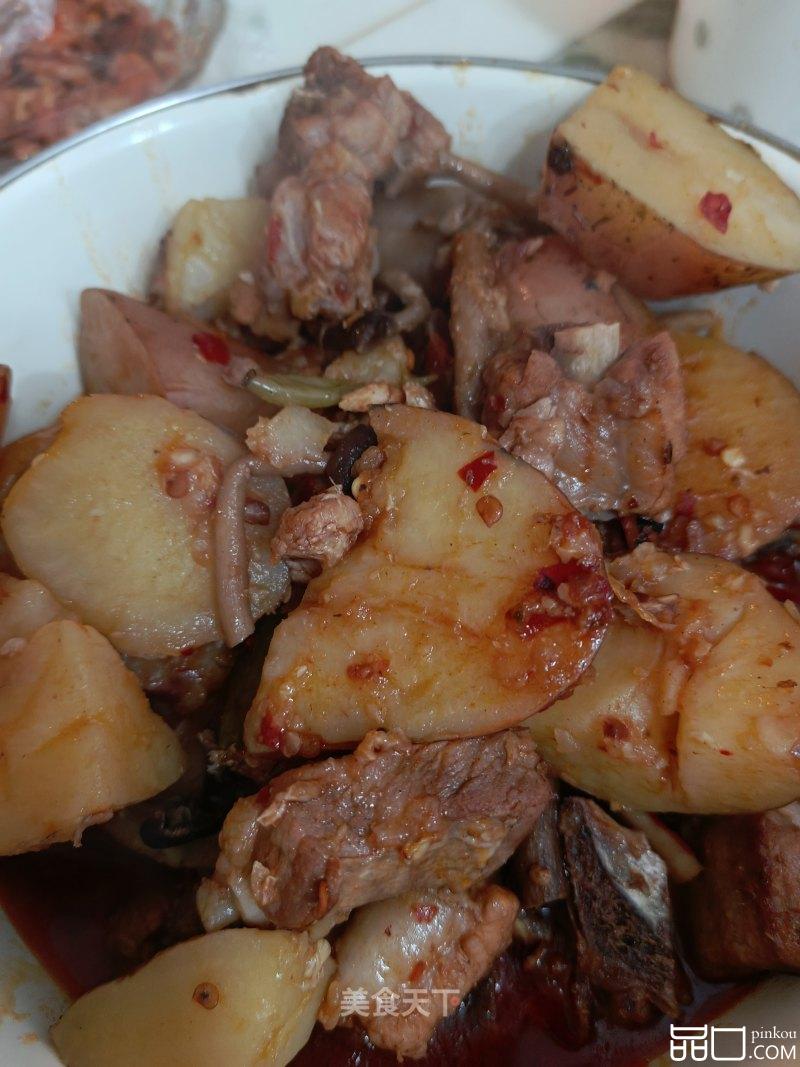 红皮土豆烧排骨