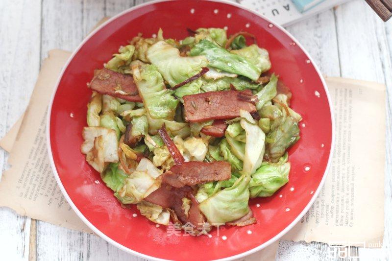 鲜香下饭的腊肉炒圆白菜