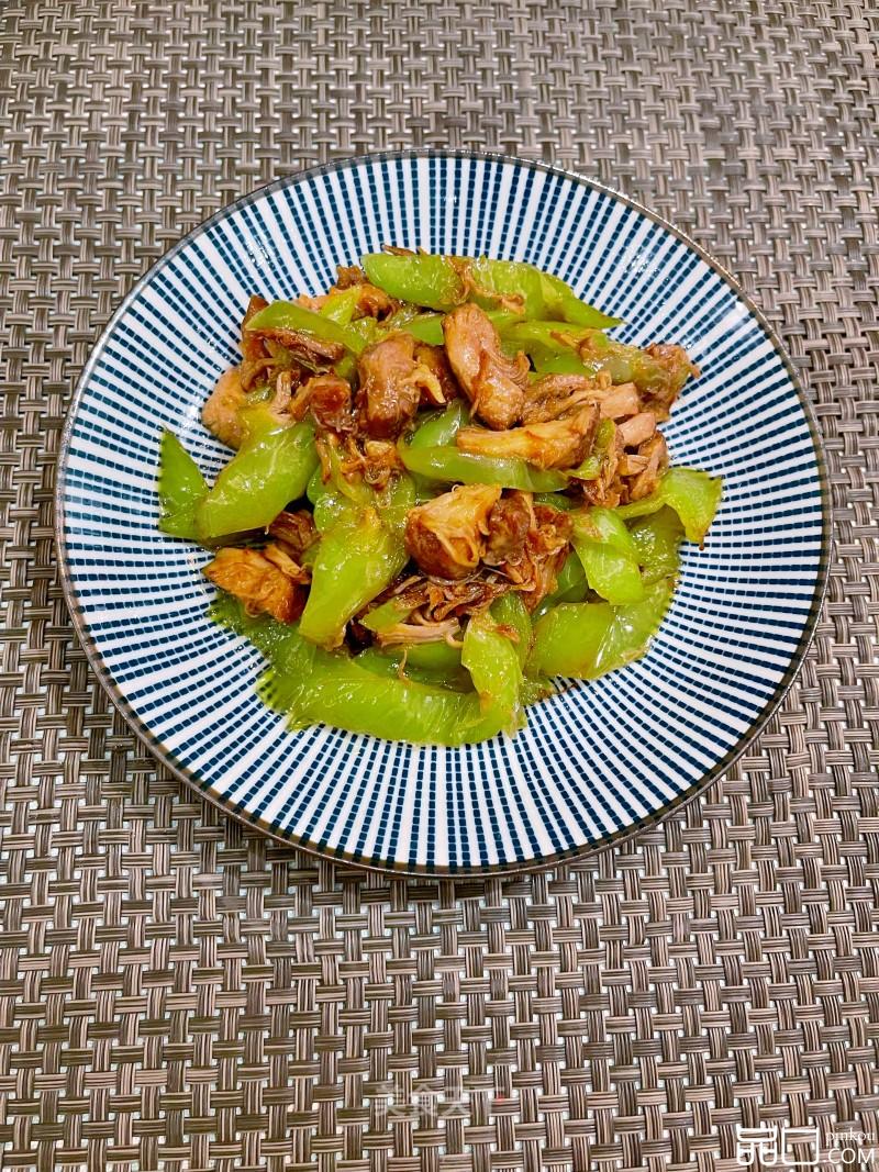 尖椒炒卤肉