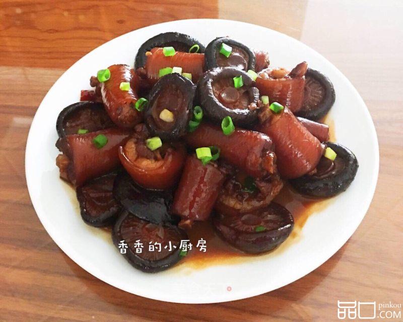 香菇炖猪尾巴