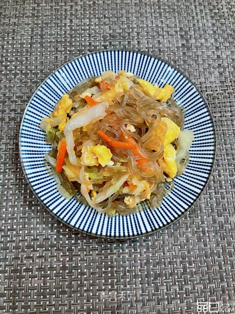 包菜鸡蛋炒红薯粉