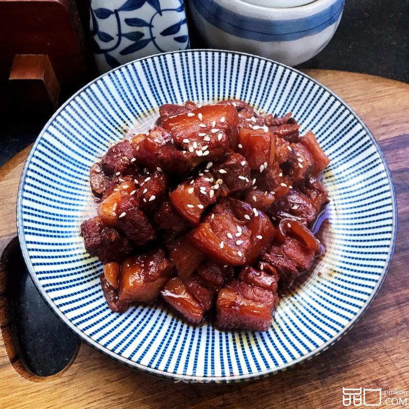 土锅炖红烧肉