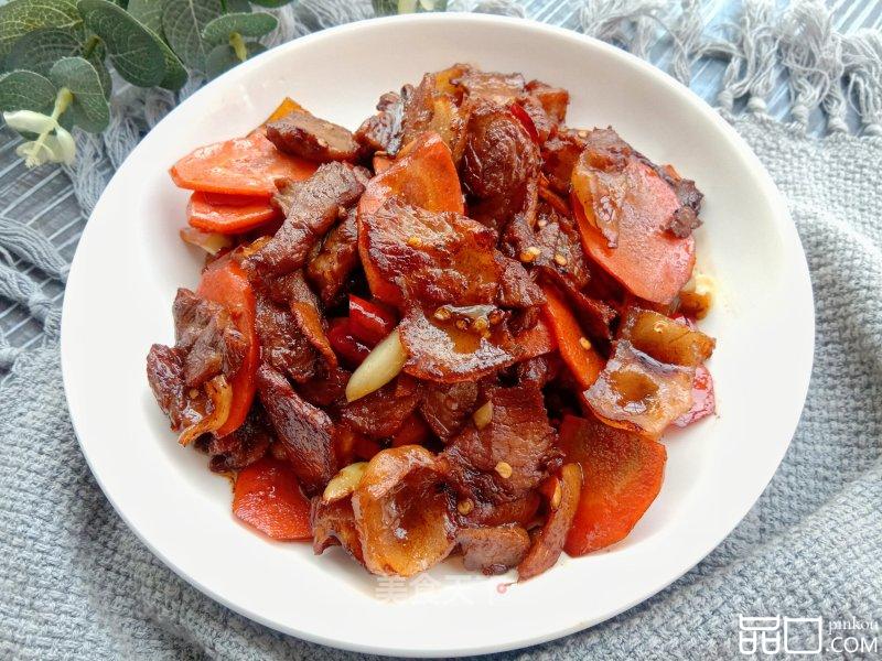 胡萝卜炒回锅肉