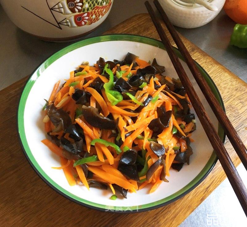木耳炒胡萝卜