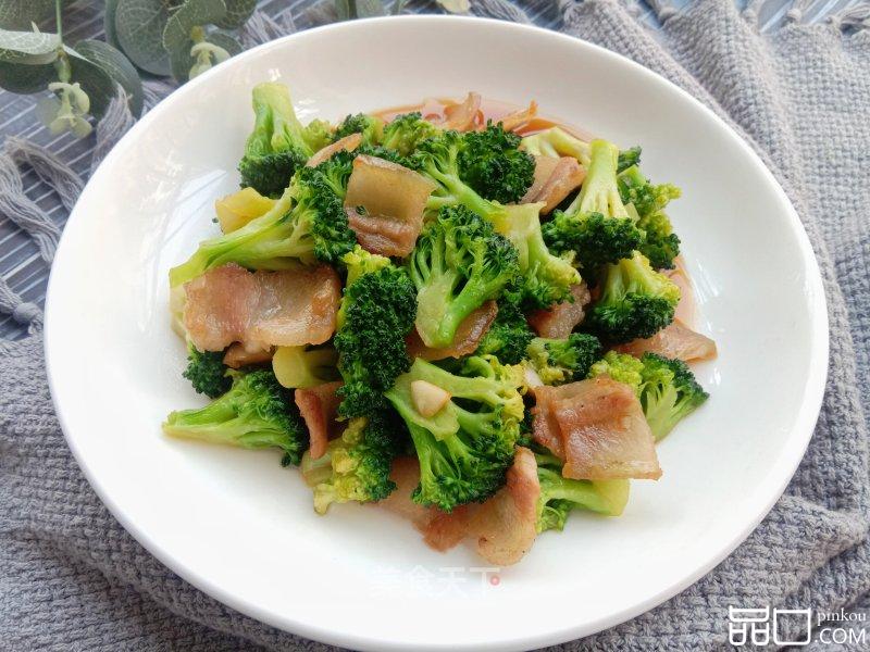 五花肉炒西蓝花