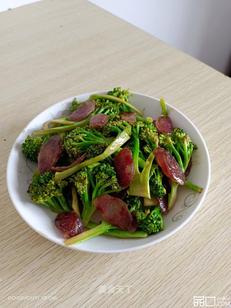 腊肠炒西蓝花