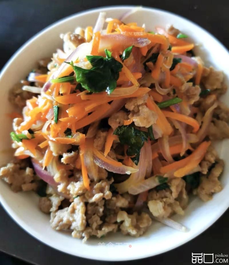 胡萝卜洋葱炒肉末