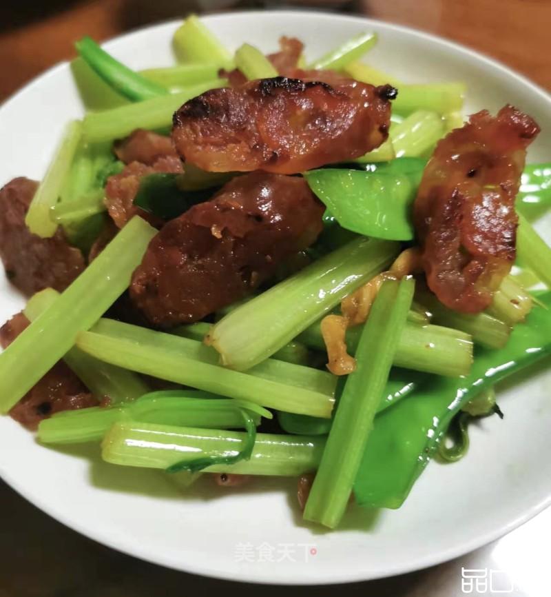 香芹荷兰豆炒腊肠