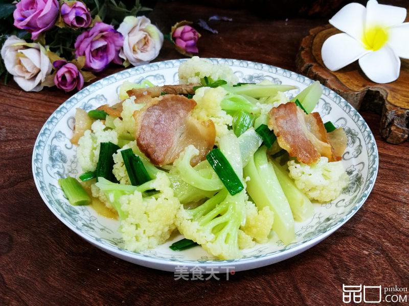 腊肉蒜苗炒花菜